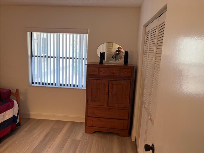Building Photo - 333 Woodlake Wynde