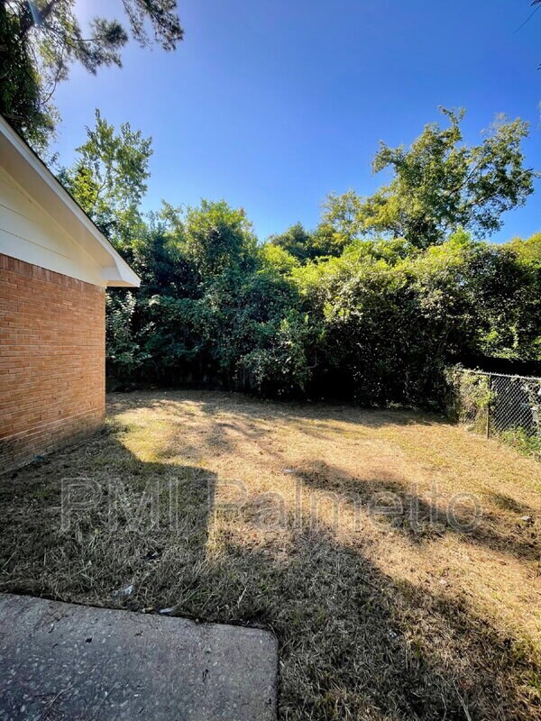 Building Photo - 3732 Hickory St