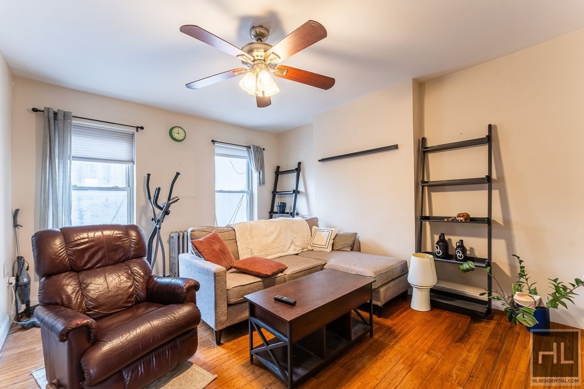 Building Photo - 4 AVENUE