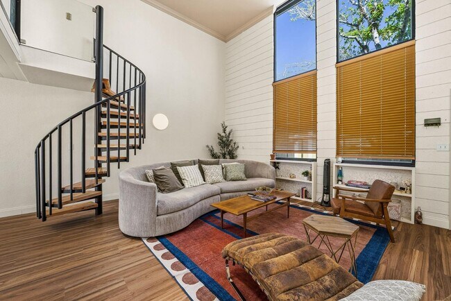 Building Photo - 385 W Pierson St