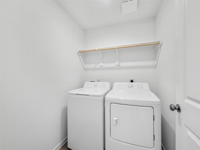 Building Photo - 2611 American Ruby Dr