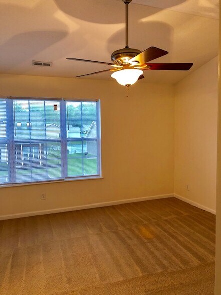 Building Photo - 8415 Varden Ct