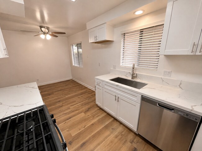 Building Photo - 343 S Steckel Dr