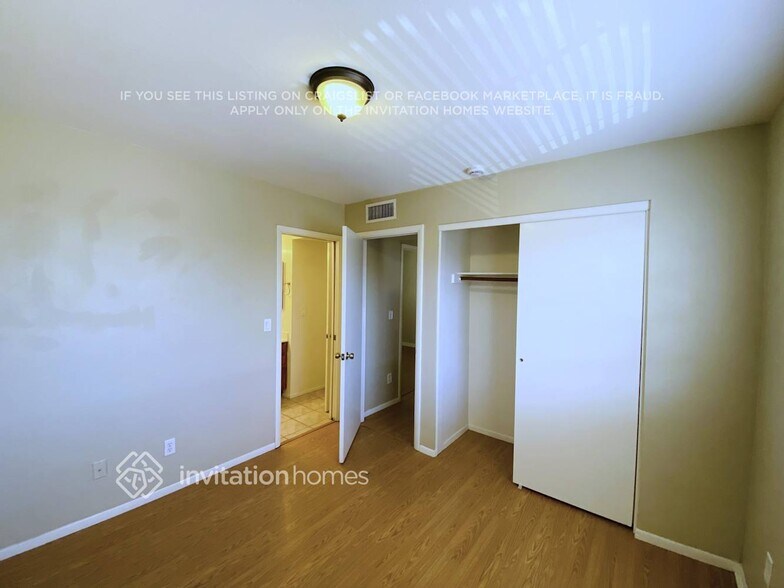 Building Photo - 42 W Hancock Ave