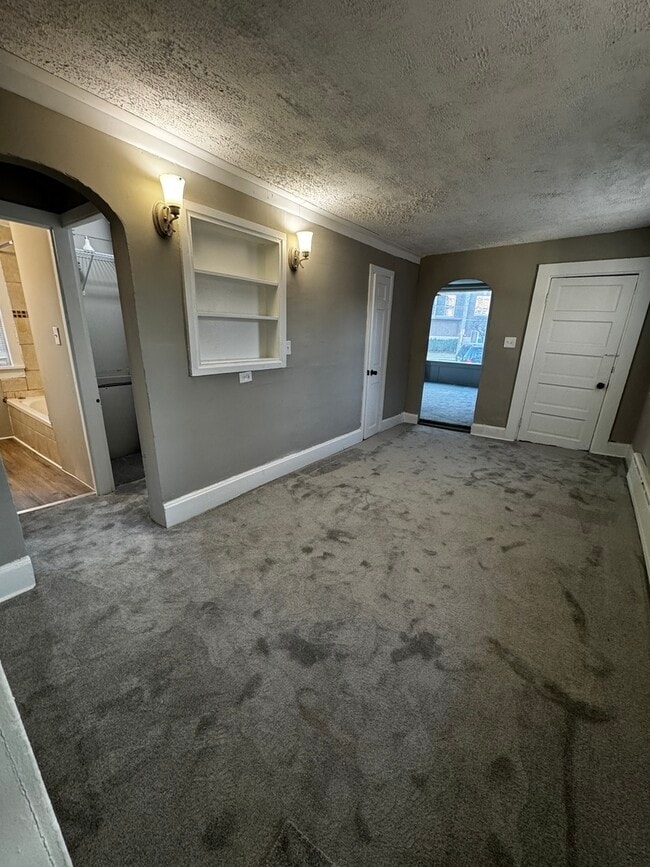 Building Photo - 1488 E Thacker St