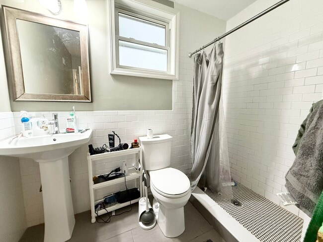 Building Photo - B-Line/ Packard's Corner 4-Bed/2 Bath