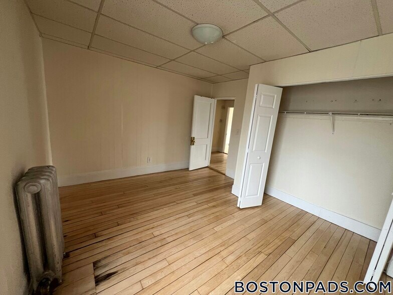 Building Photo - 437 Cambridge St