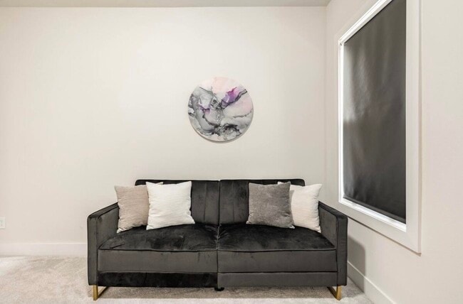 Building Photo - 10211 Las Nubes Ave