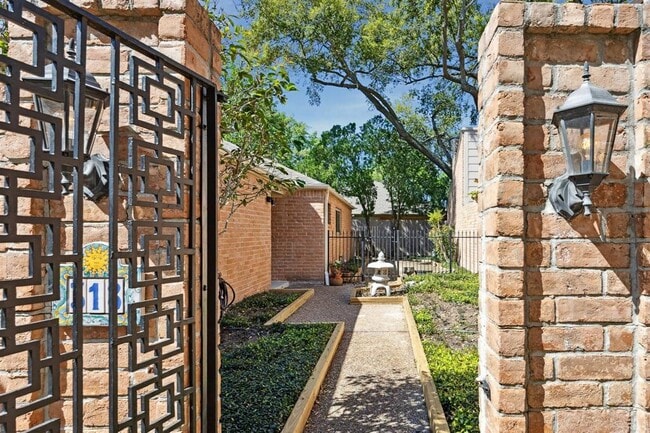 Building Photo - 318 W Fair Harbor Ln
