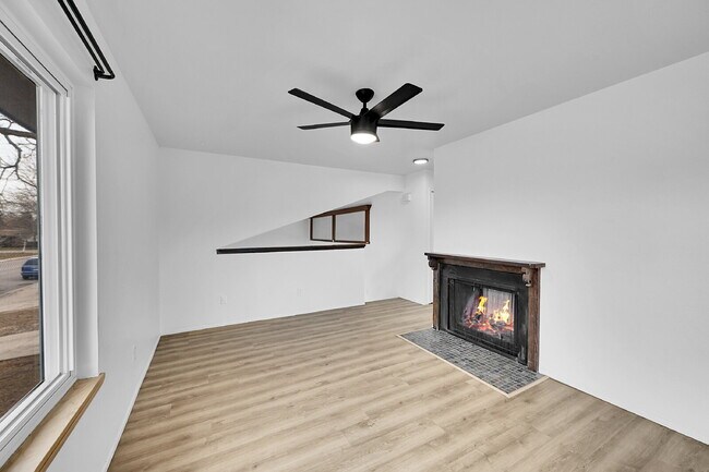 Building Photo - $2,140.95 - 3 Bed, 2 Bath Home in Loveland with Central AC and Fenced in Yard!