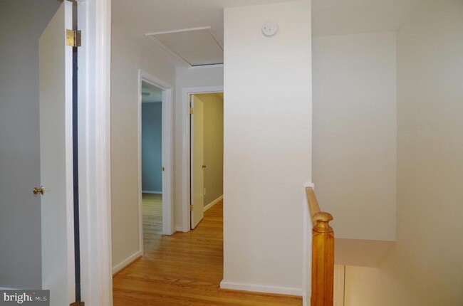Building Photo - 6956 Westhampton Dr