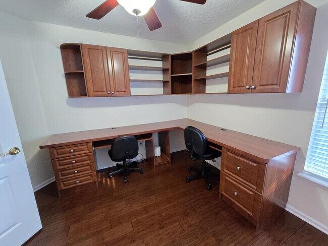 Building Photo - 637 Grand Parke Dr