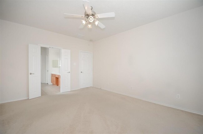 Building Photo - 25835 Orchard Knoll Ln