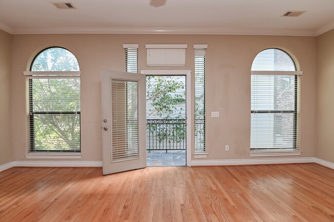 Building Photo - 2905 Leeland St