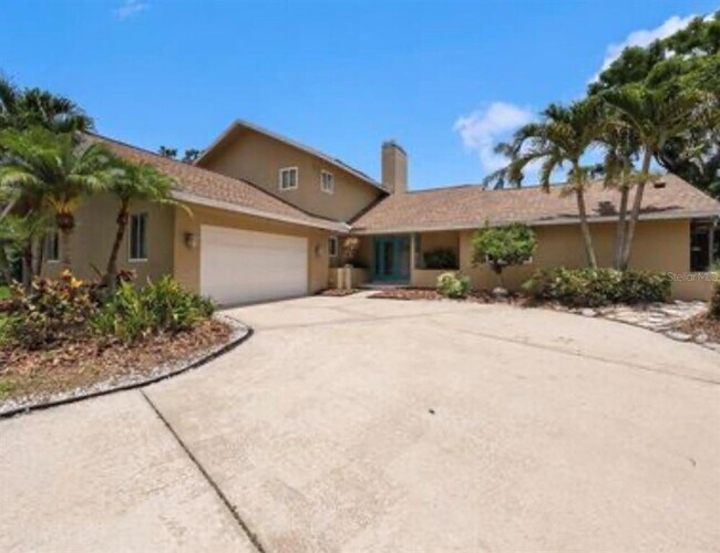 Building Photo - 115 Lake Shore Dr E