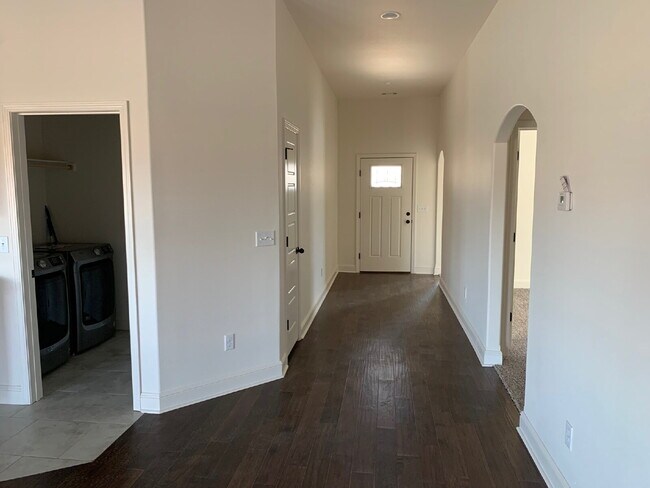 Building Photo - 740 Arkansas Black