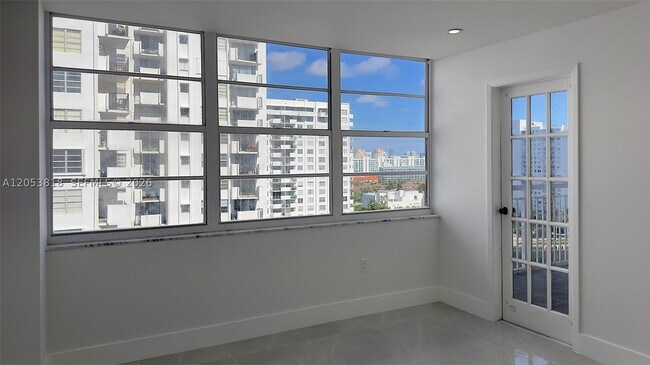 Building Photo - 18051 Biscayne Blvd
