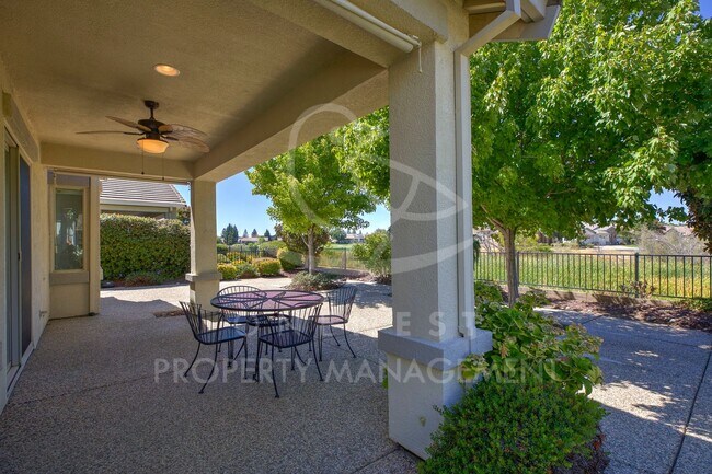 Building Photo - 400 Lilypond Ln