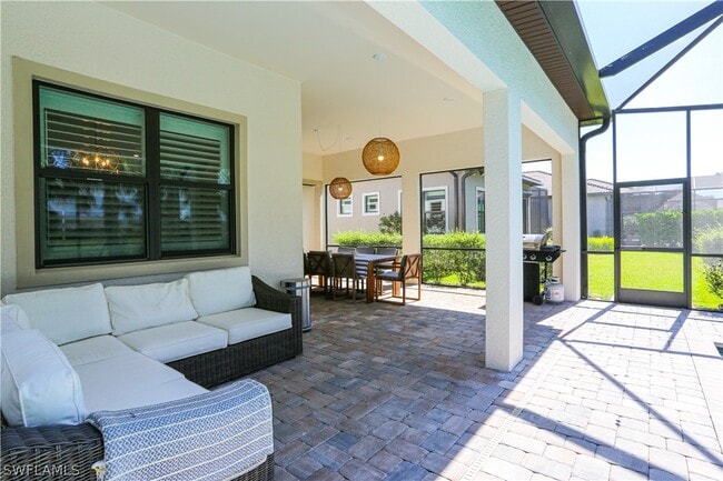 Building Photo - 9716 Everglades Dr