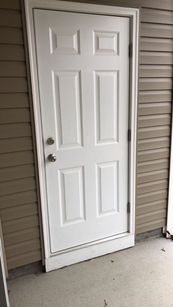 Building Photo - 3BR  2.5BA TOWNHOME