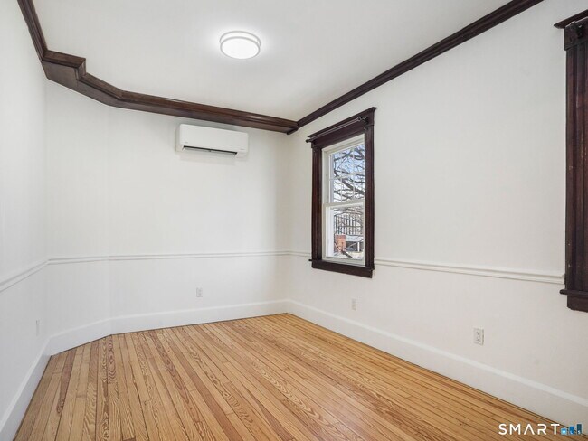 Building Photo - 27 5th St