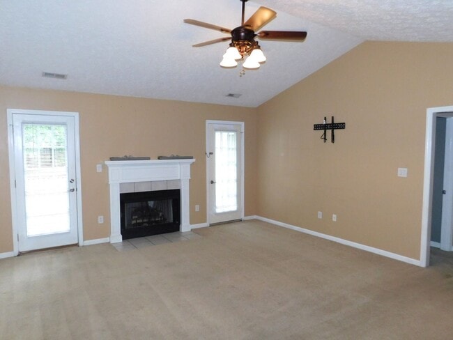 Building Photo - Single Family Home in Cherry Branch