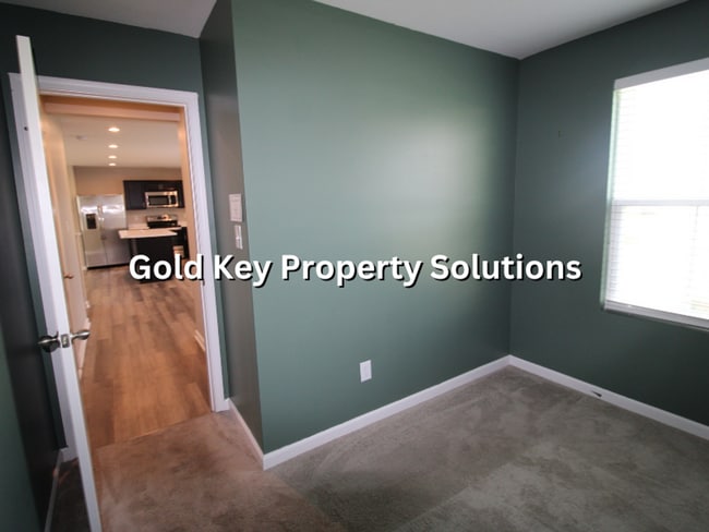 Building Photo - 9739 Oak Grove Dr