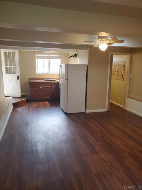 Building Photo - 421 Hillway Dr