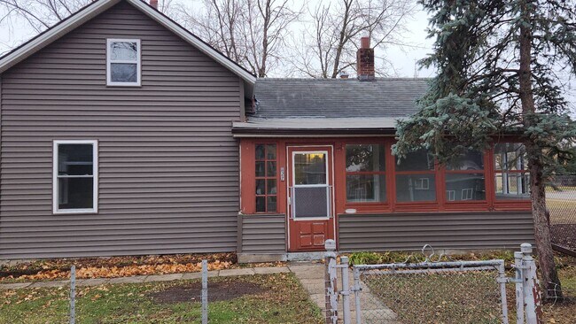 Building Photo - 1127 Liberty St