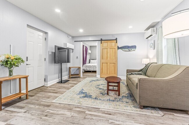 Building Photo - 908 N 57th Ave