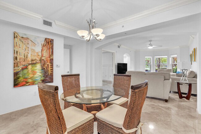 Building Photo - 2051 SE 3rd St