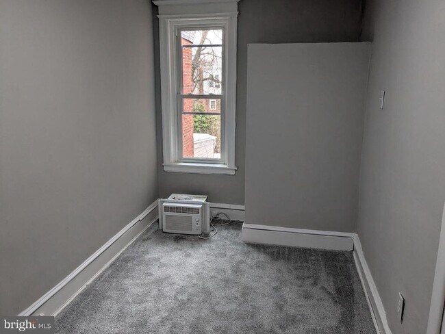 Building Photo - 1261 CHASE