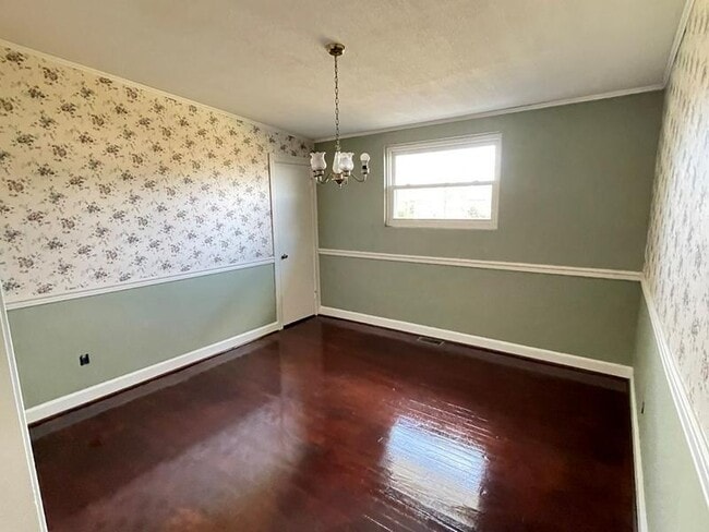 Building Photo - 314 W Station St