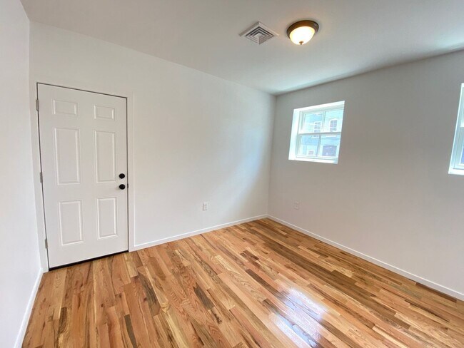 Building Photo - 178 Washington St