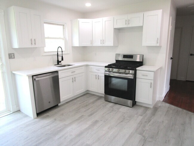 Building Photo - 74 Brookhill Dr