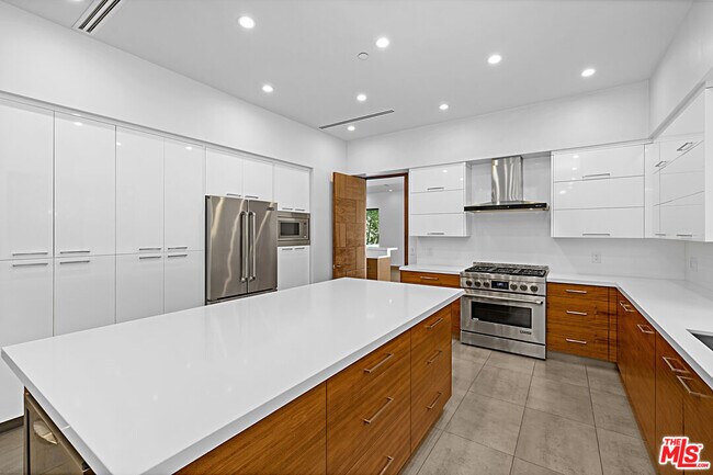 Building Photo - 11200 Dona Lola Dr