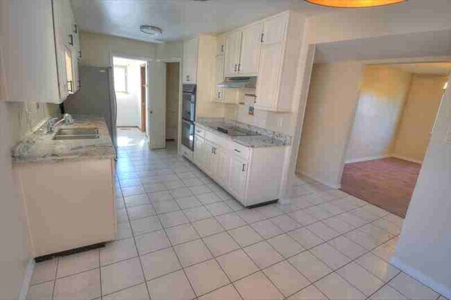 Building Photo - 13208 Blue Corn Maiden Trail NE