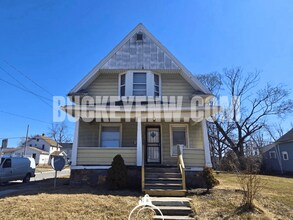 Building Photo - 247 Sumner St