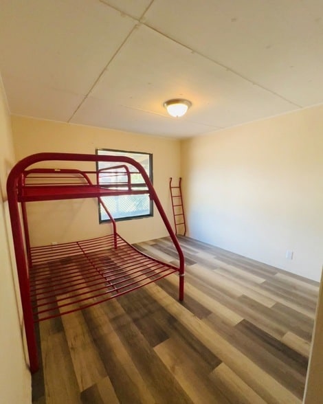 Building Photo - 491 E Sherwood Dr