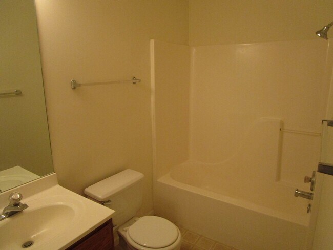 Building Photo - 5000-5002 Carrie Ridge Dr.