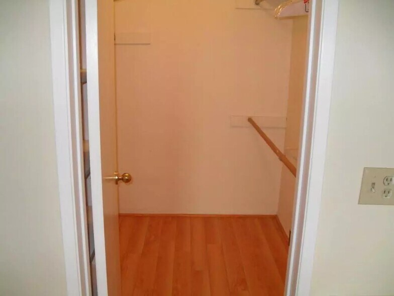 Walk-in closet in main bedroom - 12830 Burbank Blvd