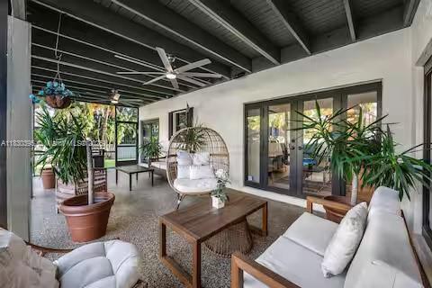 Building Photo - 6140 SW 56th Ct