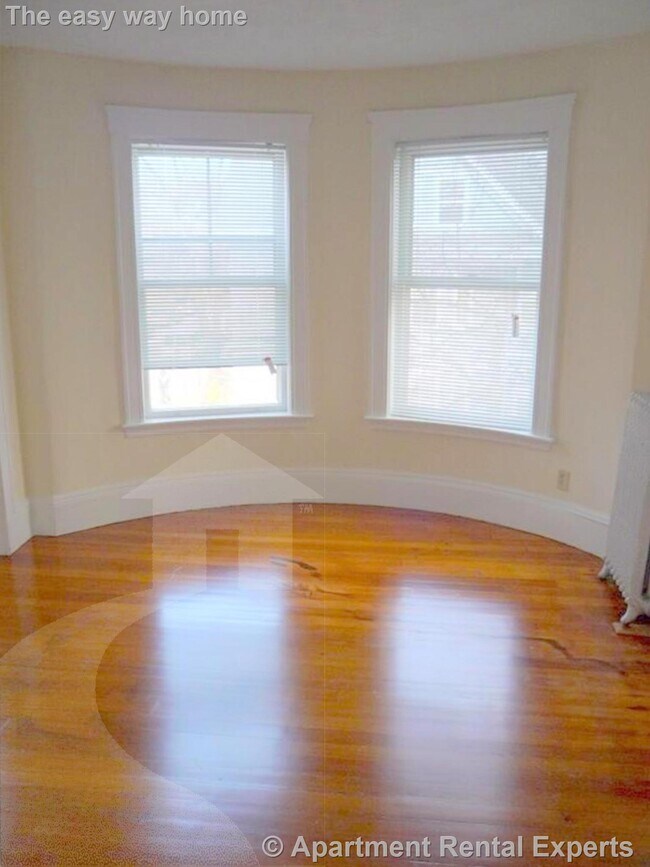 Building Photo - 18 Sanborn Ave