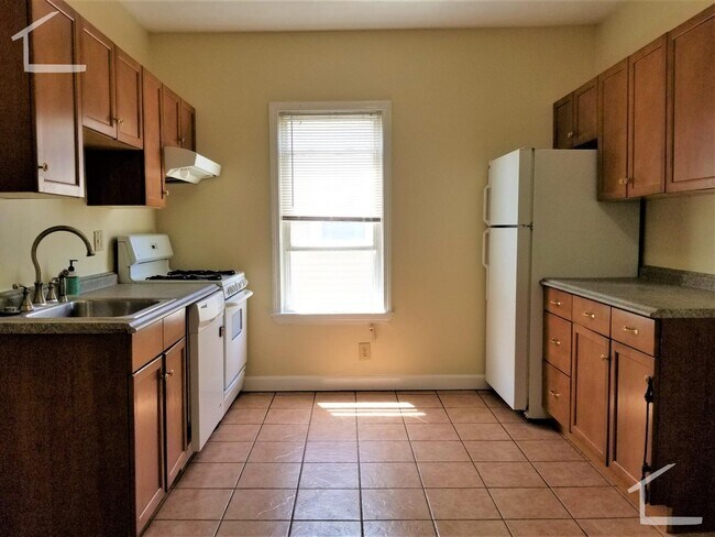 Building Photo - 36 Pratt St