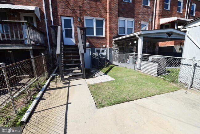 Building Photo - 1629 Searles Rd