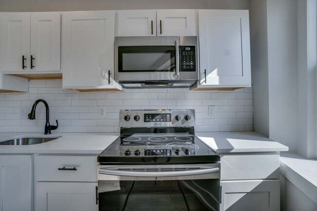 Building Photo - 3126 16th St NW