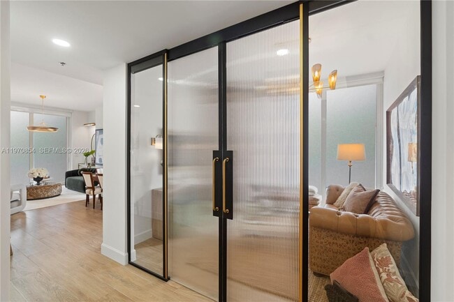 Building Photo - 626 Coral Wy