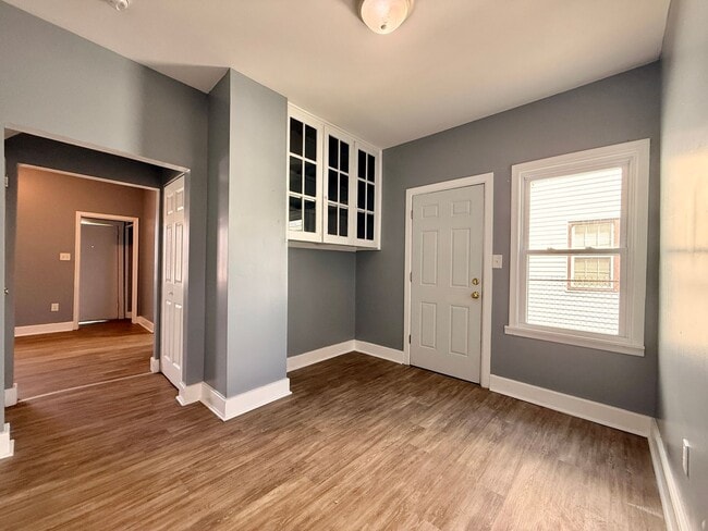 Building Photo - 407 S 8th St