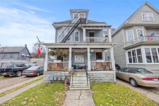 Primary Photo - 411 Breckenridge St