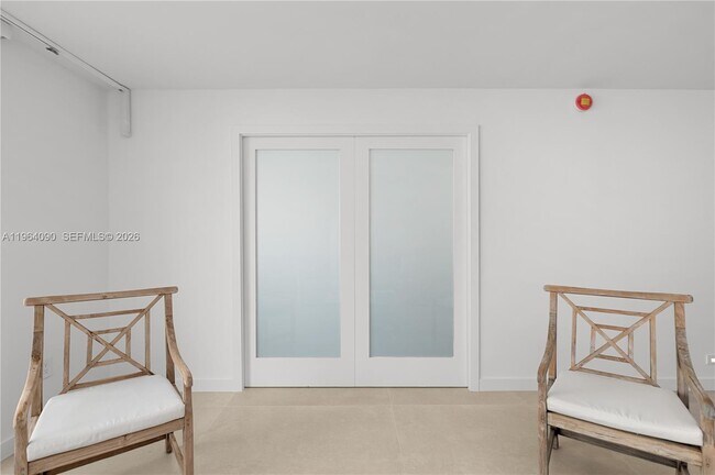 Building Photo - 345 Ocean Dr